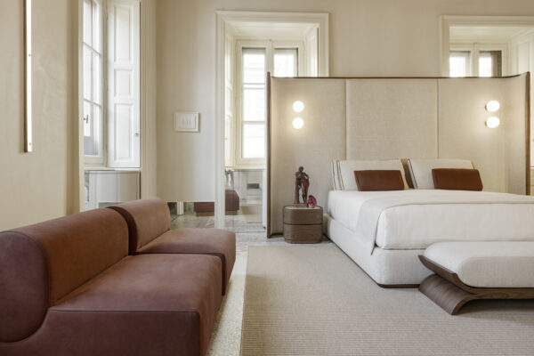 Итальянское кресло NERONE от Conte Casa