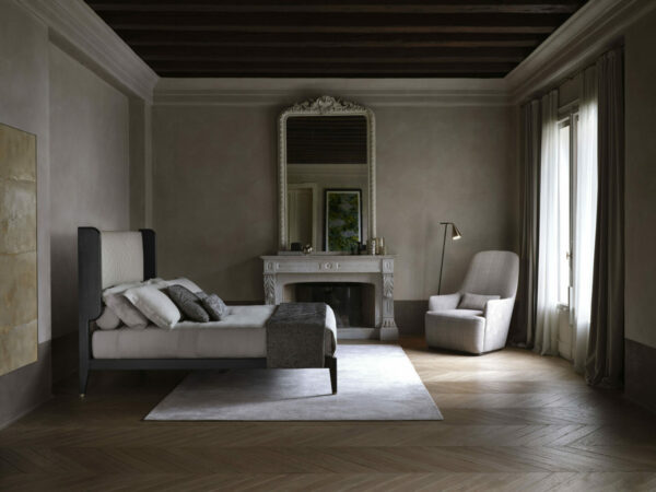 Итальянское кресло Bergère от Conte Casa