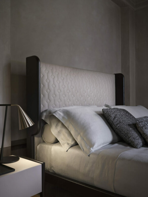 Итальянская кровать Hugs 5