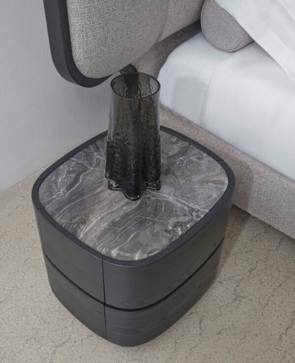 Итальянская прикроватная тумбочка OKE 8