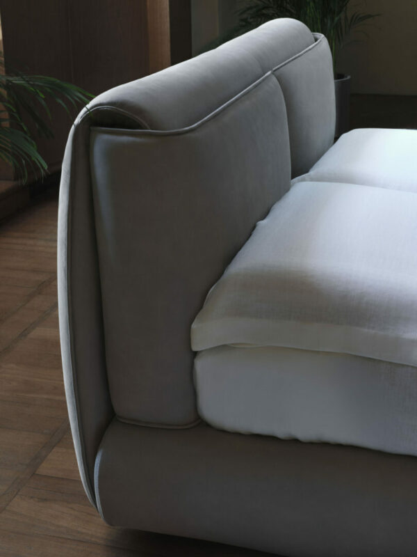 Итальянская кровать PILLOW 4