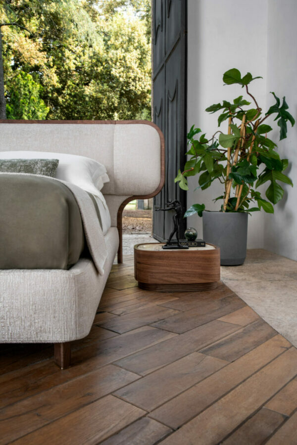 Итальянская прикроватная тумбочка OKE 4