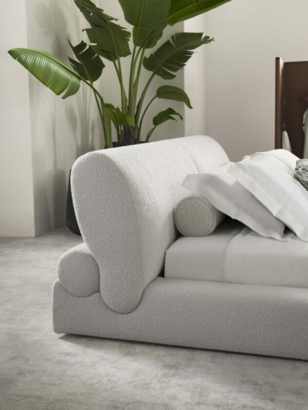 Итальянская кровать MOU 4