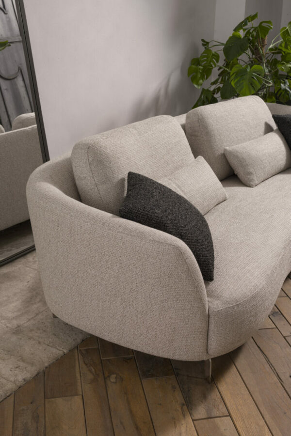 Итальянский диван MONTENAPOLEONE 2