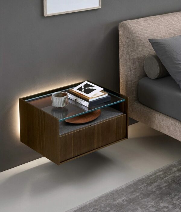 Итальянская прикроватная тумбочка Cabaret Glass от SANGIACOMO