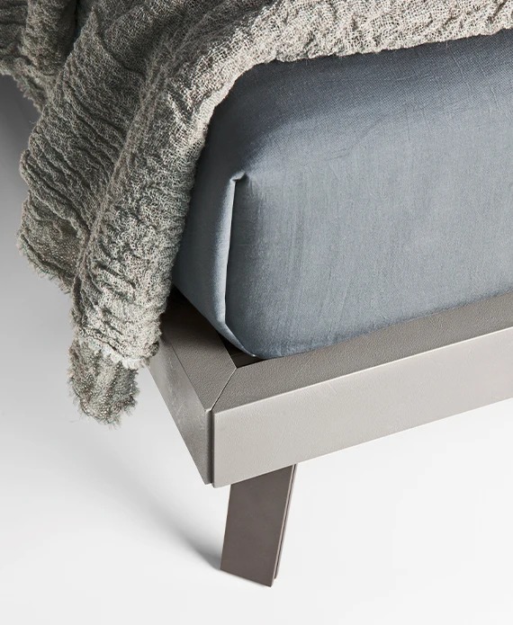 Итальянская кровать Folio Grafic 3