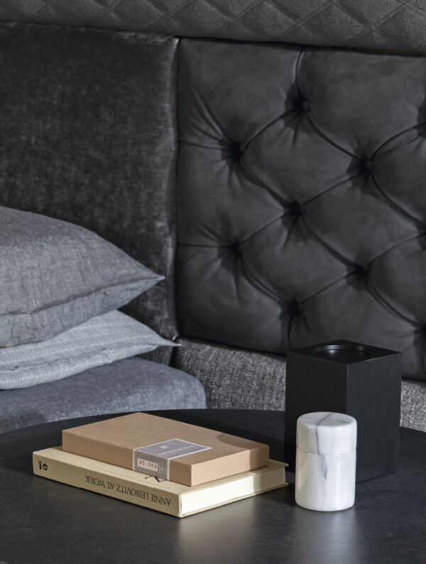 Итальянская кровать WALL PANELS 6