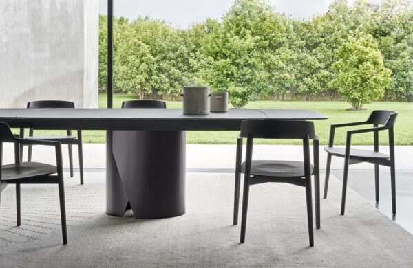 Итальянский стол Plug от SANGIACOMO